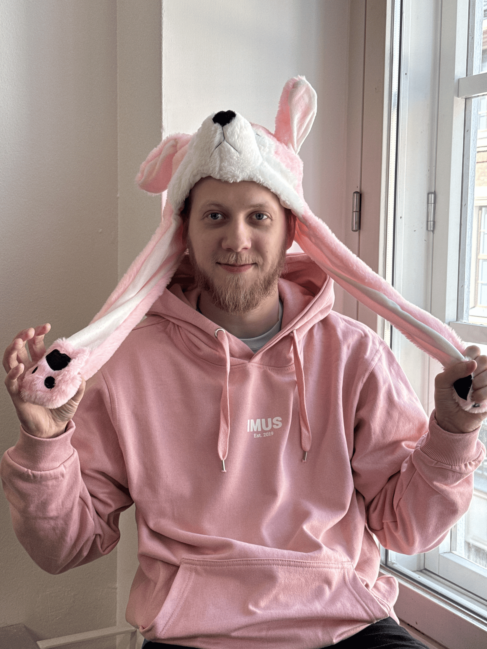 Iha Just Imus virallinen vaaleanpunainen huppari